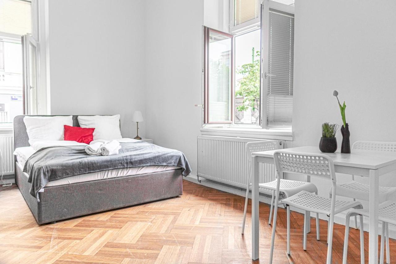 Classy 2Br Apt. W/ Exclusive Location Near Akh Wenen Buitenkant foto