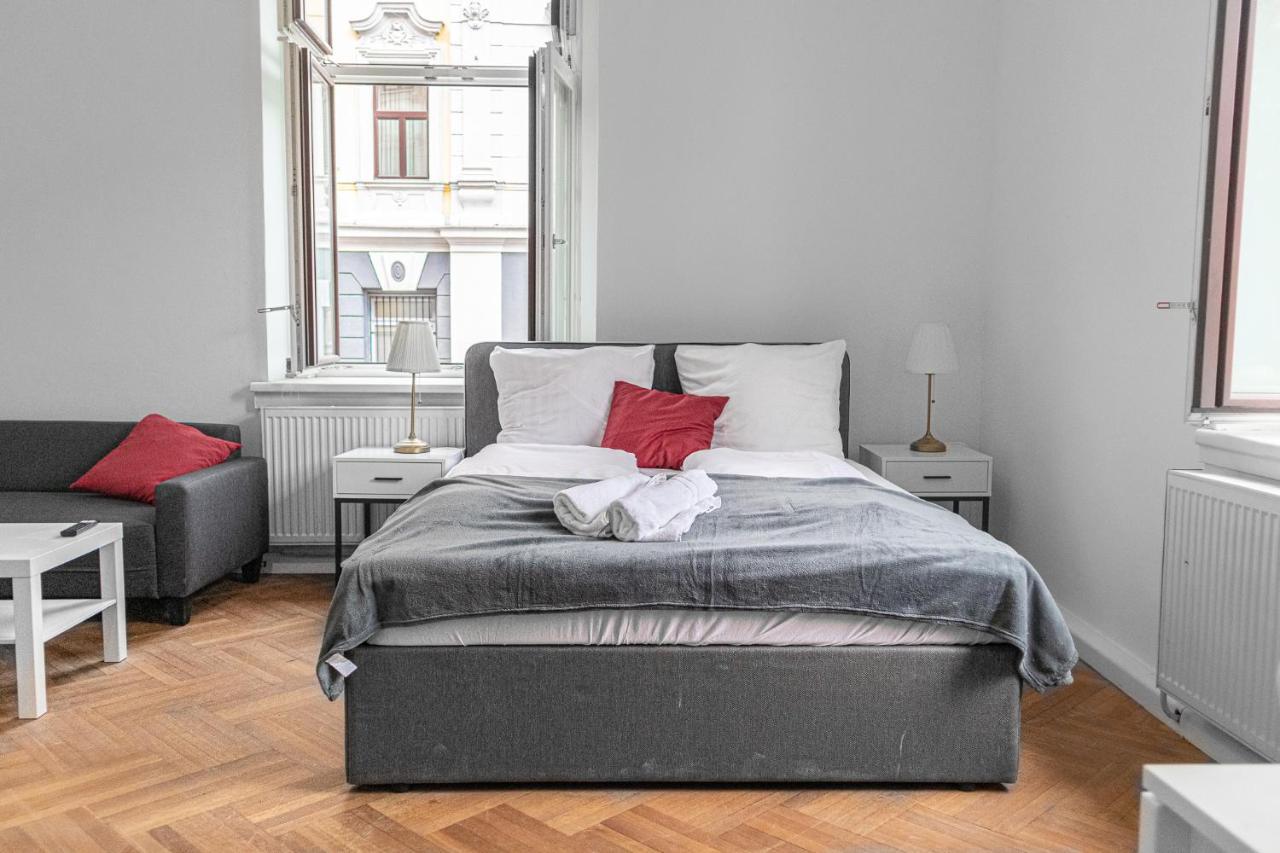 Classy 2Br Apt. W/ Exclusive Location Near Akh Wenen Buitenkant foto