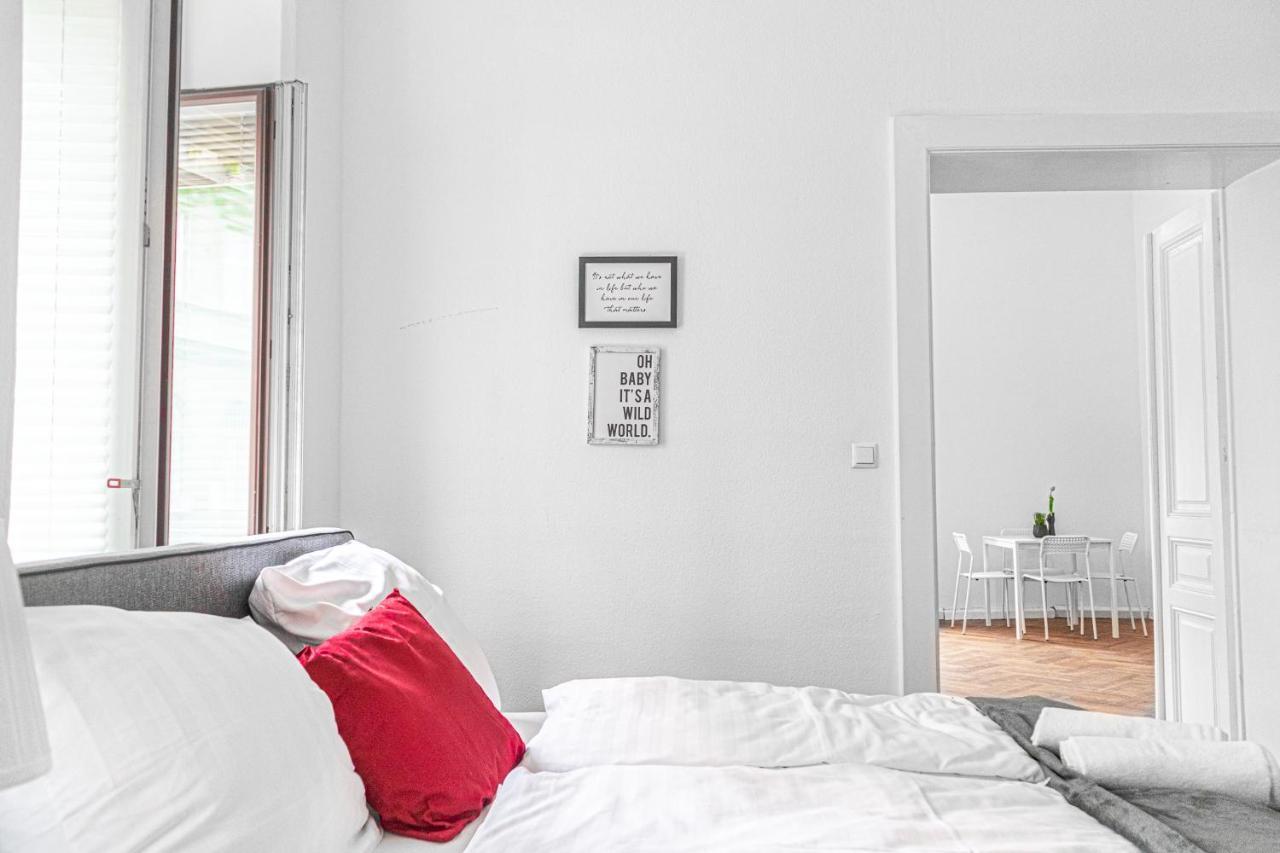 Classy 2Br Apt. W/ Exclusive Location Near Akh Wenen Buitenkant foto