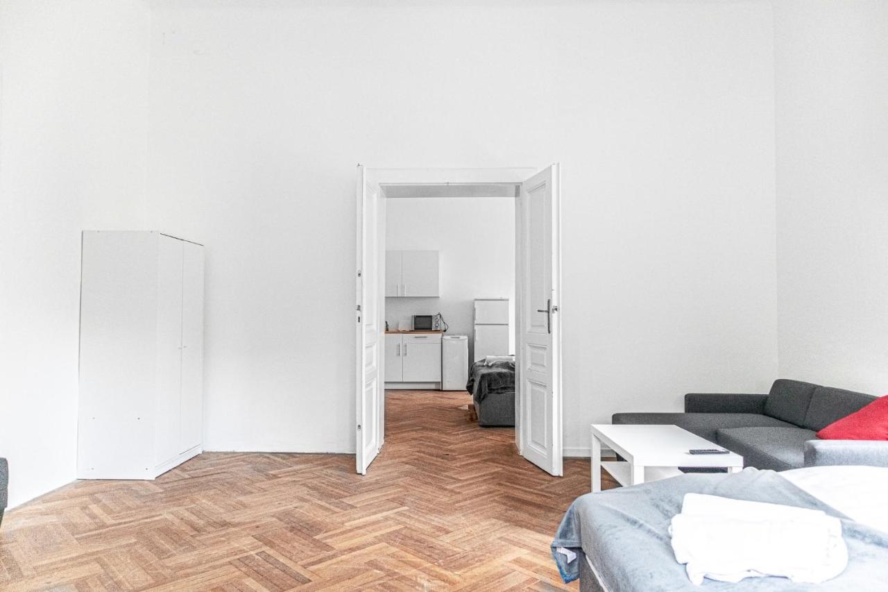 Classy 2Br Apt. W/ Exclusive Location Near Akh Wenen Buitenkant foto