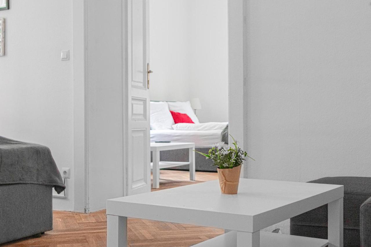 Classy 2Br Apt. W/ Exclusive Location Near Akh Wenen Buitenkant foto